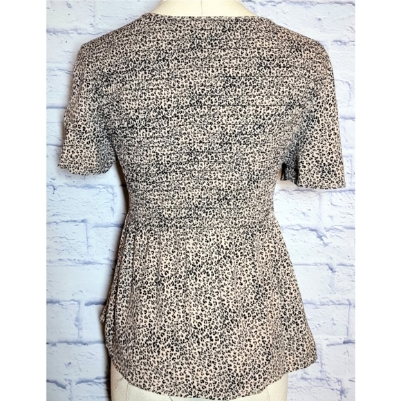 Urban Romantics Smocked Short Sleeve Leopard Peasant Top Womens Size XS Boho - Picture 3 of 9